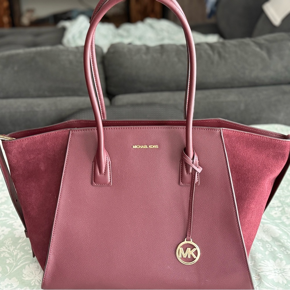 Avril Extra-Large Leather and Suede Tote Bag